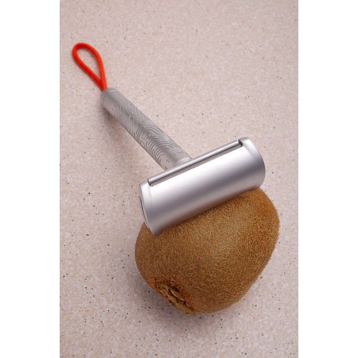 Mühle Unisex Safety Razor Companion with Cotton Strap Coral