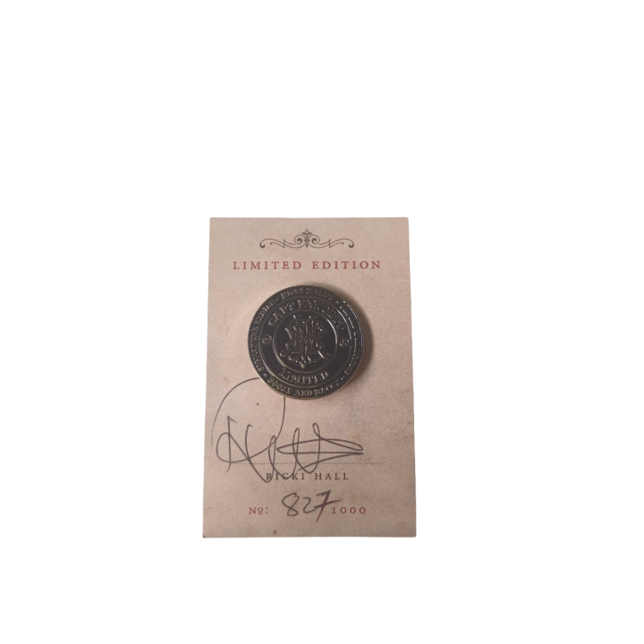 Pin Edición Limitada Ricki Hall Captain Fawcett