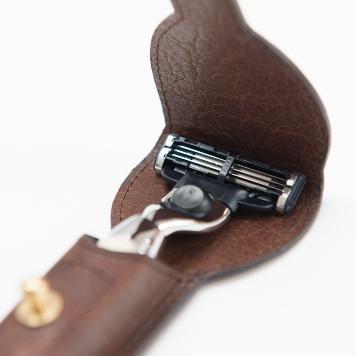 Captain Fawcett Mach 3 Razor wiht Leather Case